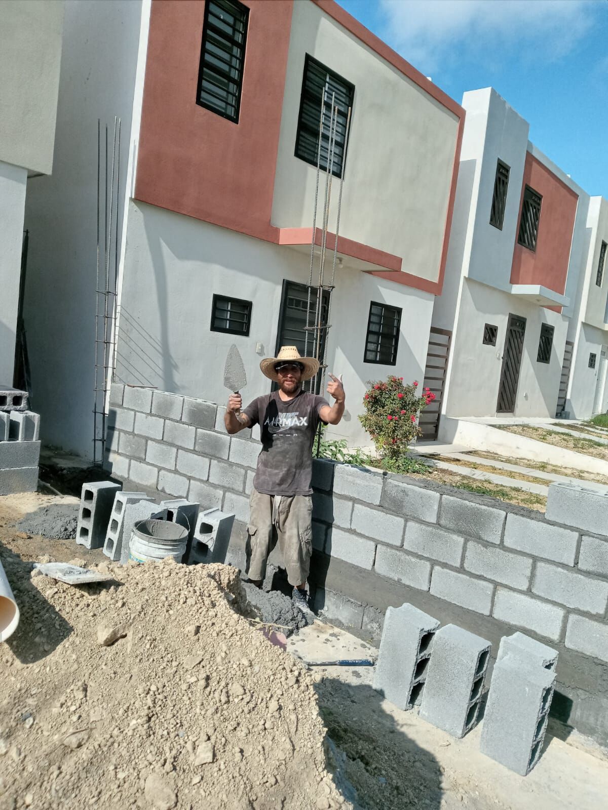 Trabajo de albañilería en obra