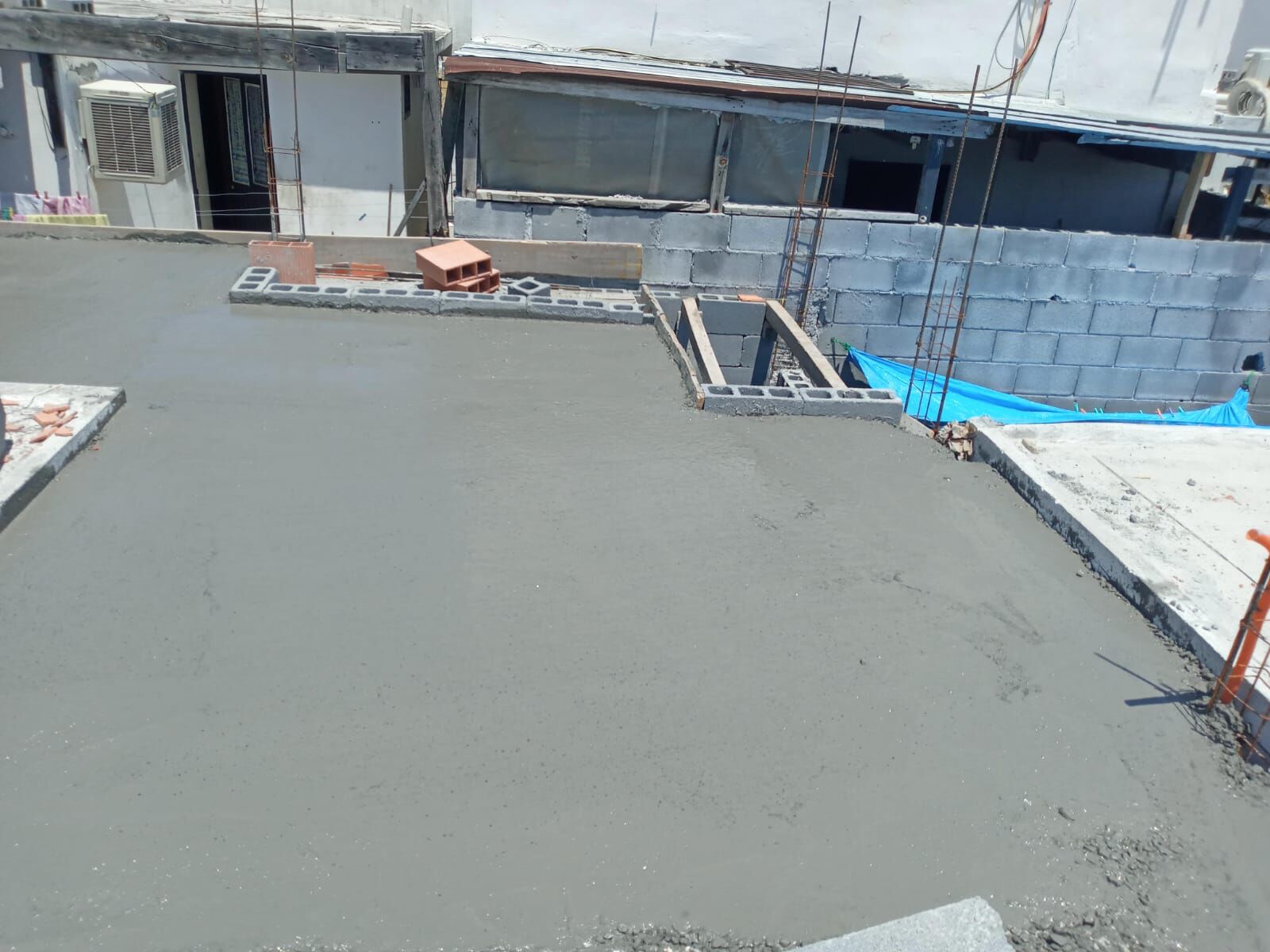 Losa de concreto recién colada